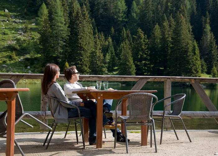 Rifugio Lago Nambino Madonna